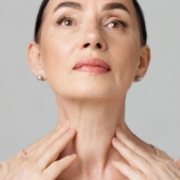 Lassità cutanea ridurre la pelle del viso cadente con Ultherapy®